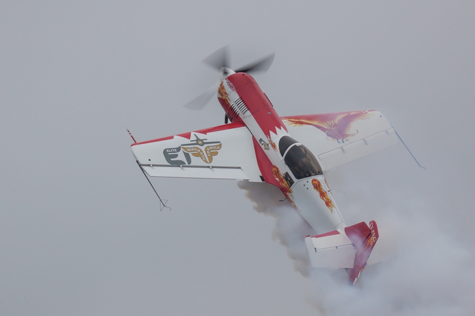 . Jurgis Kairys i Su-26. Kraków 2012  Proszę PE. . Zdjęcie 259691