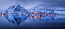 Blue hour in Reine