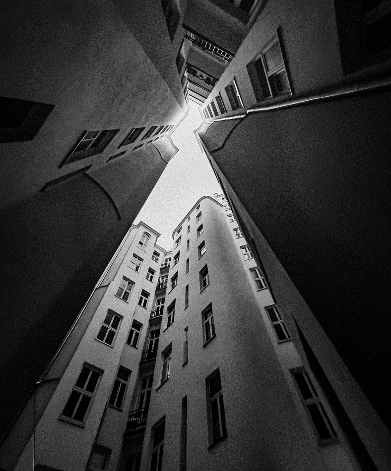 indywidualista - warszawskie studnie. fotografia uliczna uczeniem alternatywnym. Zdjęcie 312090