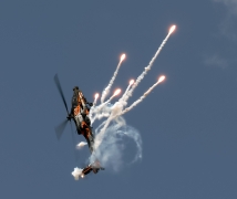 AH-64D i flary