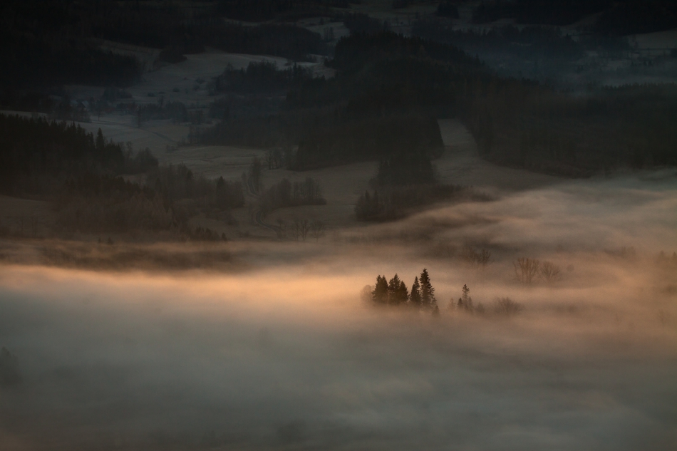 A Floating Mist That Circles Shadows. . Zdjęcie 126102