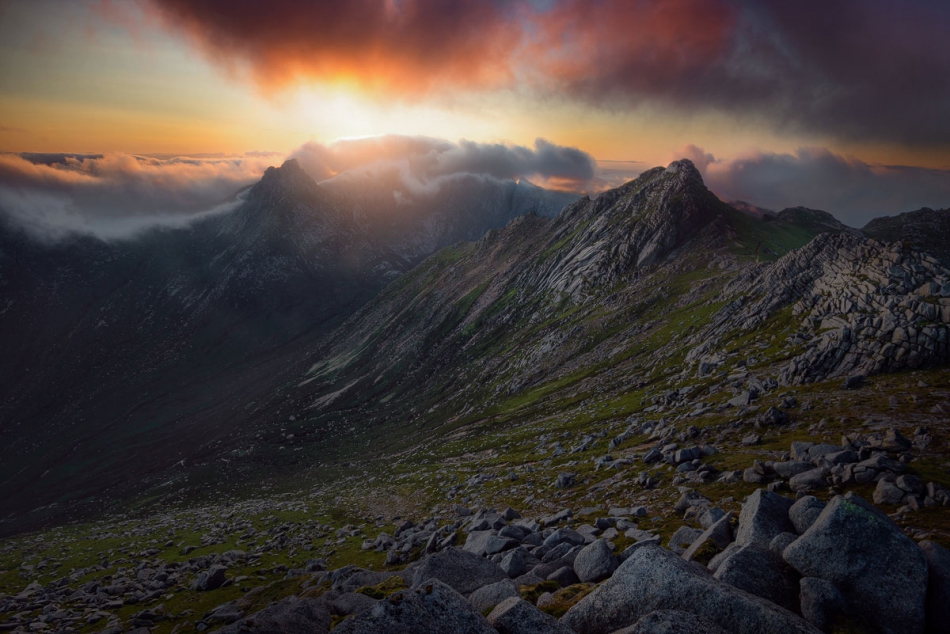 hubert_m - North Goatfell. Arran, w tle Cir Mhor i  Beinn Tarsuinn. 13.07.2019 PE. Zdjęcie 247273