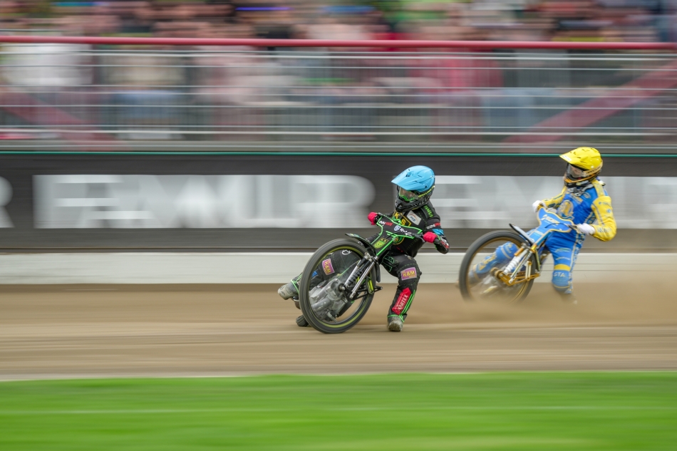 amigamedia - Pierwsze zwycięstwo w Ekstalidze. K.S. ROW Rybnik - STAL Gorzów Wlkp. (49-41) Sony ILCE-1+Sony SEL200600G FE 200-600mm f/5.6-6.3 G OSS. Przysłona: f/5,6; Czas ekspozycji: 1/60 s; ISO: 100; Ogniskowa: 259 mm.. Zdjęcie 332105