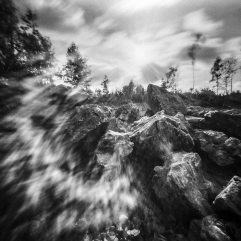 miljo77 - . fotografia otworkowa (pinhole, camera obscura)  skan negatywu 6x6cm Ilford FP4 Kodak HC-110. Zdjęcie 277760