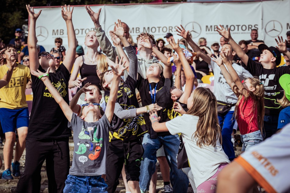 kuler - Łowcy (Hunters) 2. . Zdjęcie 337602