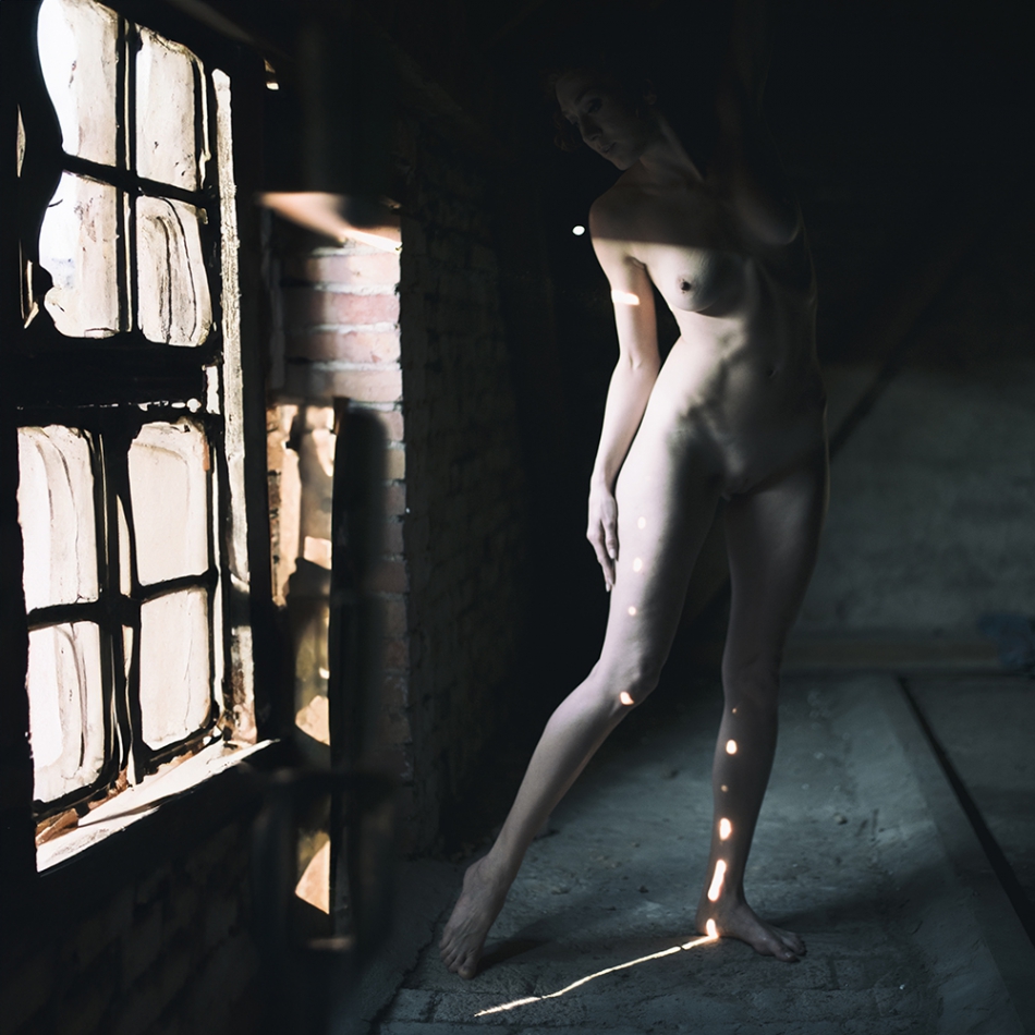 luukaas -  Na strychu  . model. Inka Photomodel  . Zdjęcie 315745