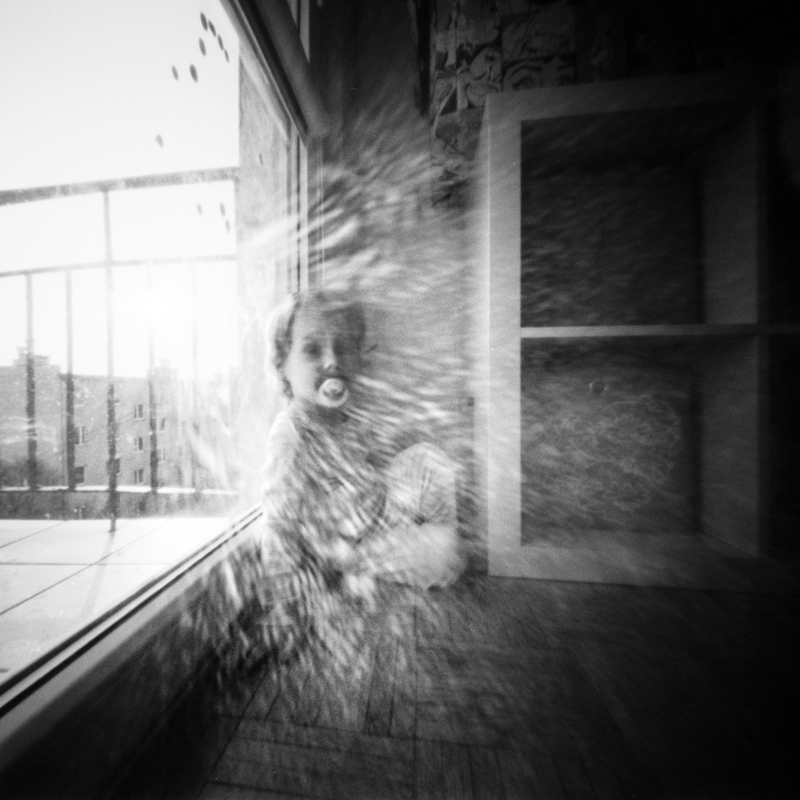miljo77 - Zapiski z kwarantanny. Fotografia otworkowa (pinhole, camera obscura)  ONDU 6x6 Ilford HP5 Ilfotec DD-X V550. Zdjęcie 265160