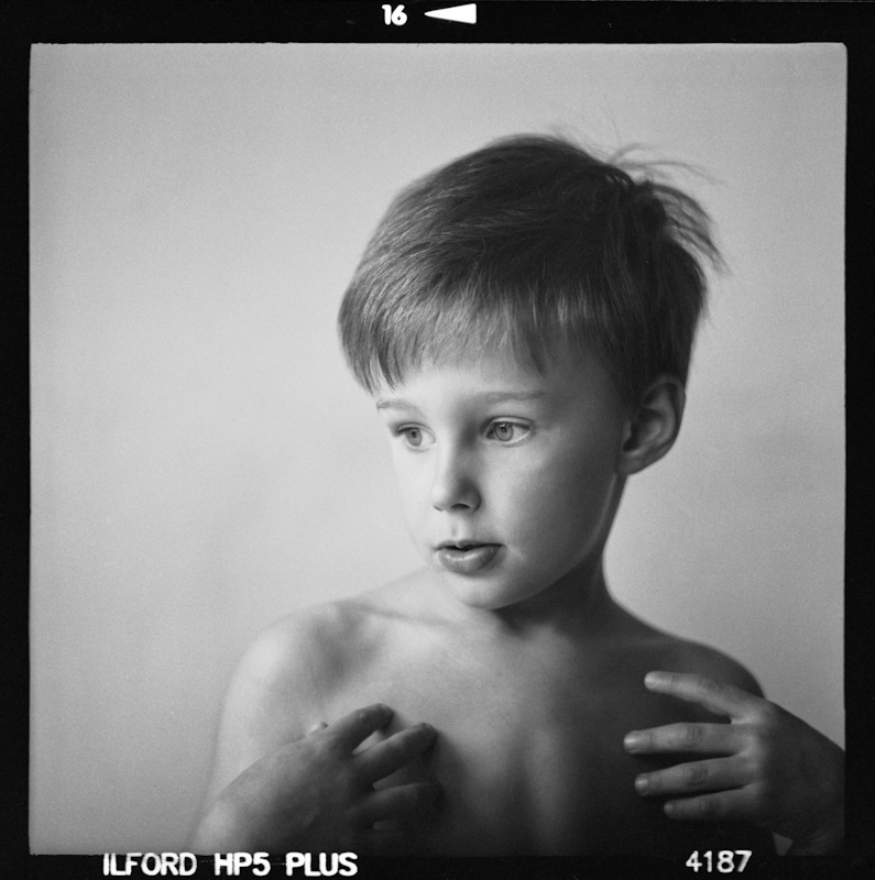 miljo77 - . Kiev 60 Carl Zeiss Jena Sonnar 180/2.8 Ilford HP5+ Ilfotec DD-X 1+4 20C 9min. Epson V550 . Zdjęcie 217110