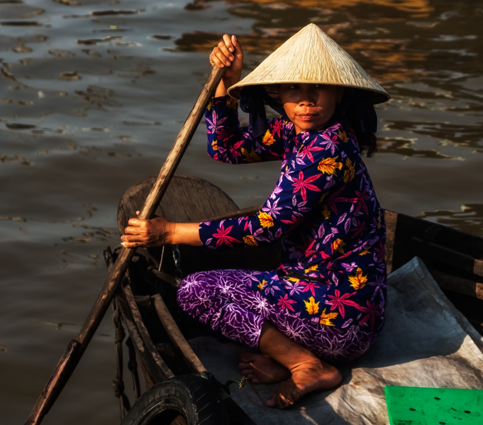 brolli - Poranek w Delcie Mekongu. Delta Mekongu, Wietnam.  Ostrość na PE . Zdjęcie 185603