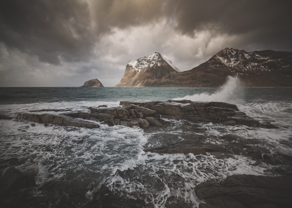 klarens - Other Planet. Fotografia zrobiona na uroczym wybrzeżu archipelagu Lofotów w Norwegii. Kapryśna pogoda w tamych rejonach sprawia ,że nie łatwo robi się zdjęcia, filtry co chwilę są do czyszczenia. . Zdjęcie 156768