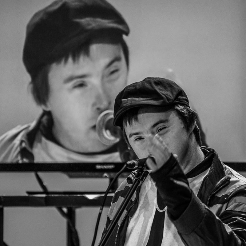 prochaina - . Spektakl  ...i my wszyscy. Odcinek 0 Teatru 21, w którym grają tylko osoby z zespołem Downa i Autyzmem. . Zdjęcie 96100