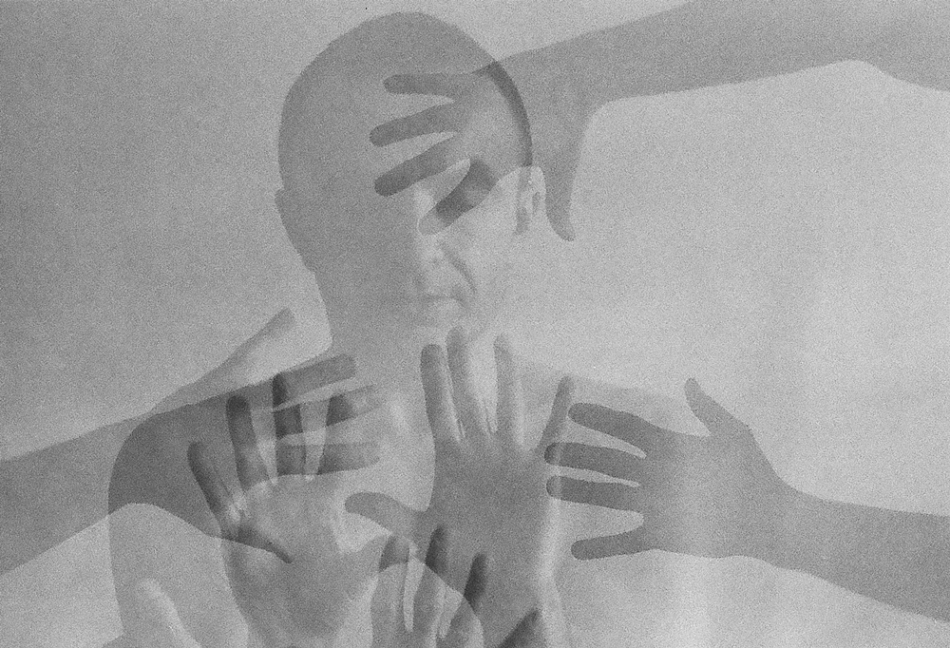 leo - prze(T)rwane objęcia . Canon Eos 300 poczwórna ekspozycja Hp5@800  skan z negatywu . Zdjęcie 212650