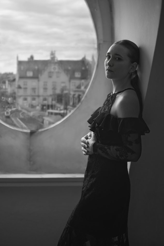valkirja - Portret kobiecy przy oknie. . Zdjęcie 317379