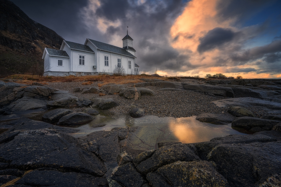 adampa - BLACK ROCK WHITE CHURCH. . Zdjęcie 334629