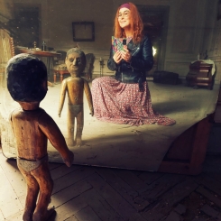 Po drugiej stronie lustra