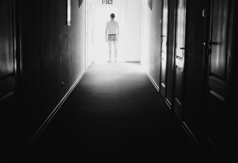 keytoo_ - . Sanatorium Wysowa Zdrój, Instytut Zdrowia Człowieka, fototerapia. Ostatnie z serii.   Pozował: Jacek Stanisławski. . Zdjęcie 327317