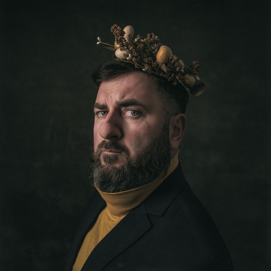 vonbitto - portret z girlandą wielkanocną. . Zdjęcie 332241