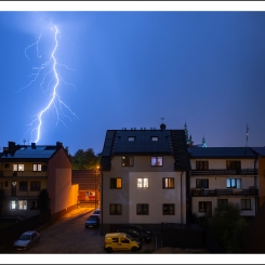 Elektryczność to tak naprawdę tylko zorganizowana błyskawica....