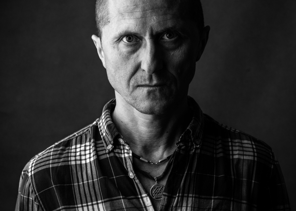 . Artur Żymełka Absolwent Państwowej Szkoły Baletowej w Poznaniu i Konserwatorium w Sankt Petersburgu. Obecnie kierownik baletu w Teatrze Muzycznym w Łodzi.  Polecam PE	. Zdjęcie 222633