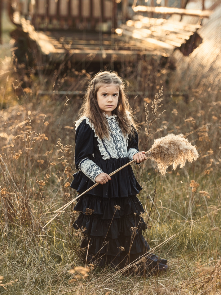 pofcernacy - Sali. Stylizacja: Marcelina Oczkowska, miejsce: Złodziejewo. Zdjęcie 263425