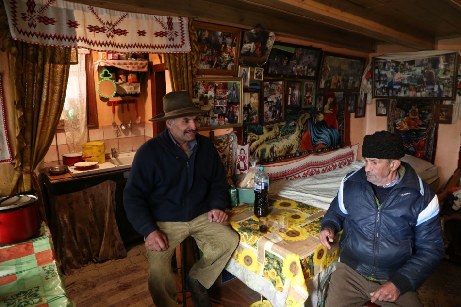jakabtibor - Gypsy house interior. . Zdjęcie 295277