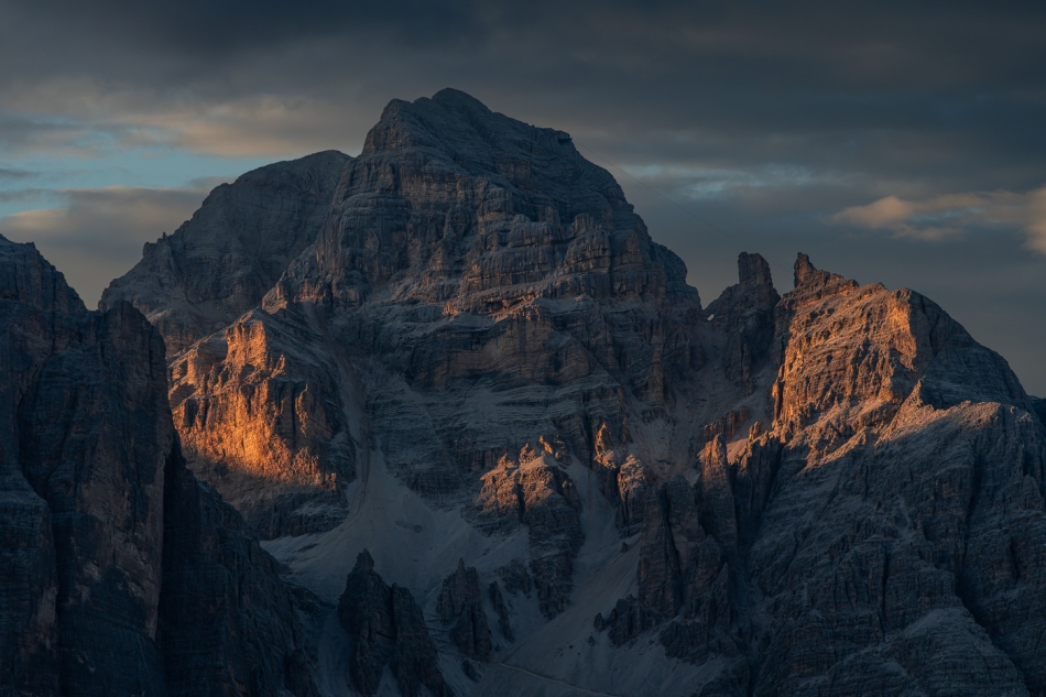 mwillman - Ray Of Light. Tofana di Mezzo i Tofana di Rozes na 200mm z Passo Giau . Zdjęcie 335719