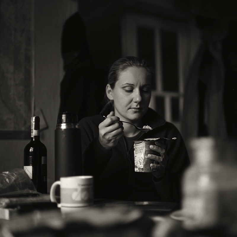 dzikie_wino - . Kasia jest urzędnikiem. Na co dzień zajmuje się inwestycjami budowlanymi. W wolnych chwilach stara się wyrwać z domu. Jej celem najczęściej są Beskidy. Od roku systematycznie zdobywa KGP [Korona Gór Polskich] i powoli przymierza się do przejś