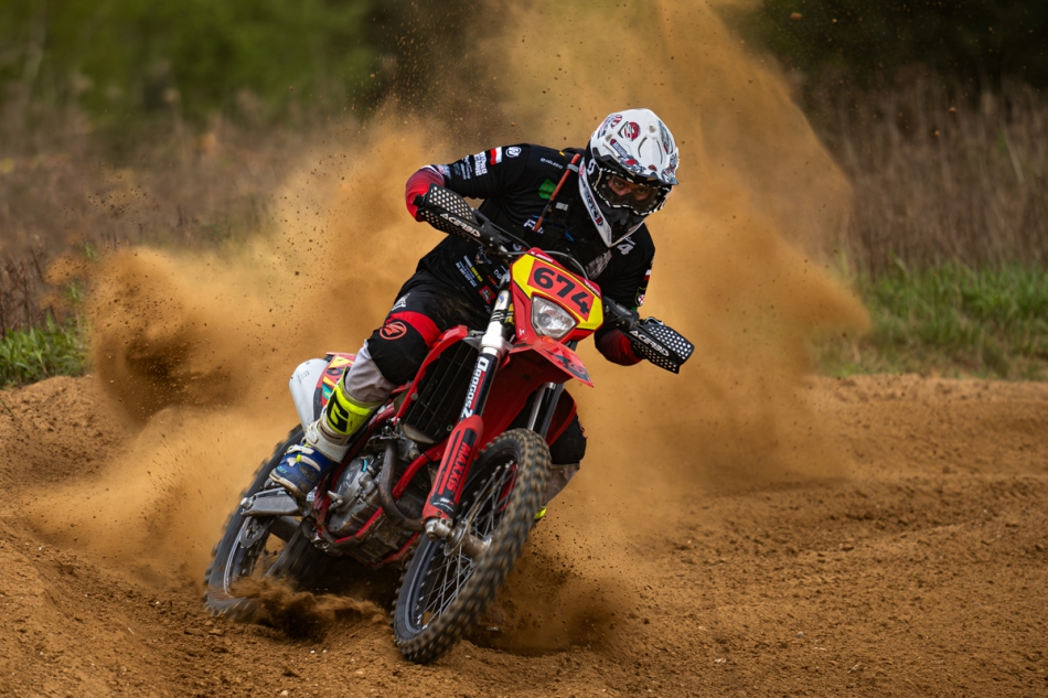 ozo_rock - Braaapppp. Czas powrotu do tematu MX z pomocą Michała Górnika, na zdjęciu rzecz jasna:). Zdjęcie 324082