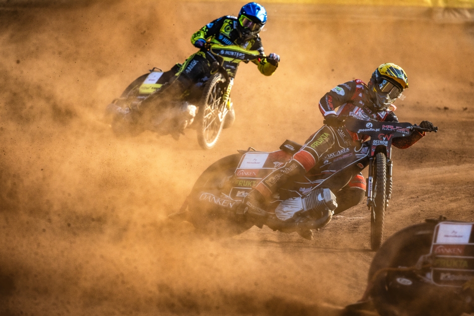 Za pomarańczową woalką. . Zdjęcie 336070