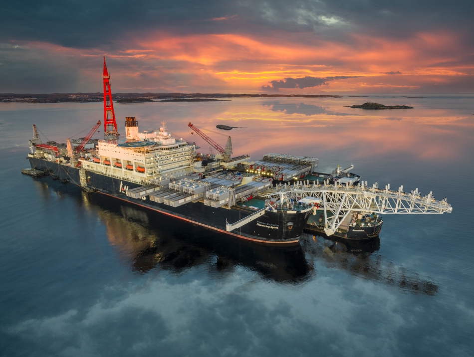 mikeszt28 - . Pioneering Spirit- currently the largest ship in the world Norway. Zdjęcie 313405