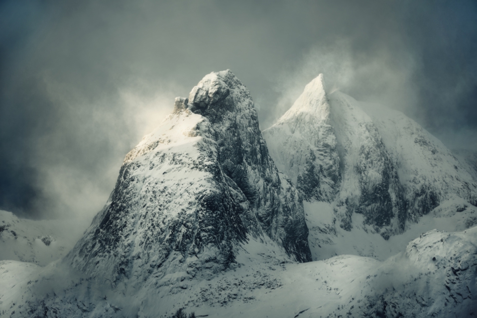vladimir79 - The wind and the peaks. It is very beautiful when the wind blows the snow on the tops of the mountains. Its beautiful, but also scary, because the wind can literally lift you up.. Zdjęcie 280181