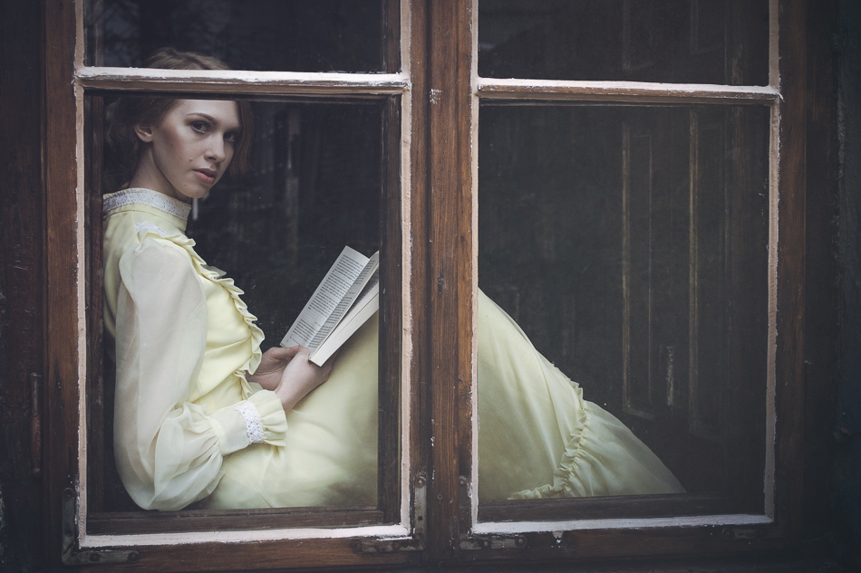 lodz_hudego - Panienka z okienka. Model: Aleksandra Żygo Stylist i wizaż: Blanka Smolarek Włosy :Julia Olędzka. Zdjęcie 181119