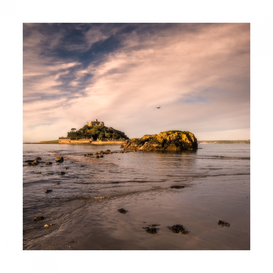 maniak666 - St Michaels Mount. PE+F11  Obiekt latający zarejestrowany na matrycy, nie wklejony. Do sprawdzenia.. Zdjęcie 313651