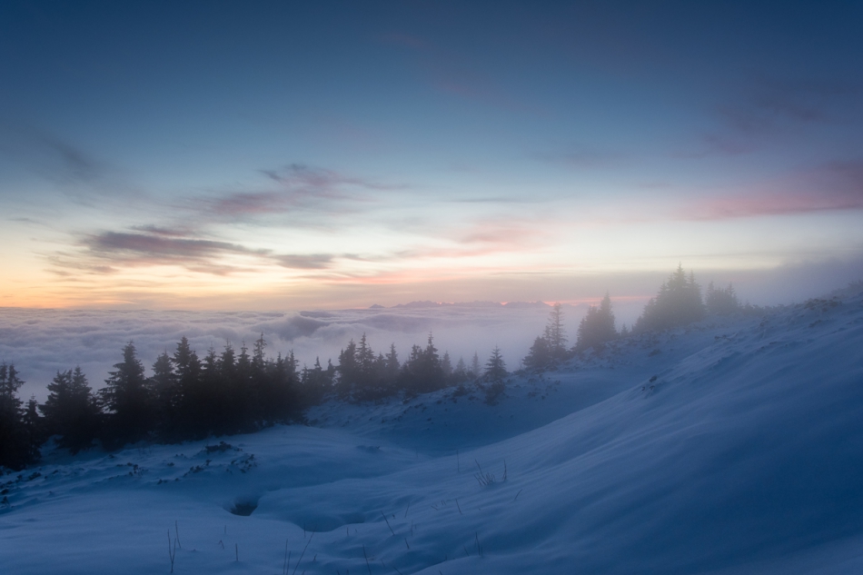 pawb72 - Na zboczach Pilska przed wschodem słońca... .  Beskid Żywiecki. Grudzień 2015.. Zdjęcie 287633