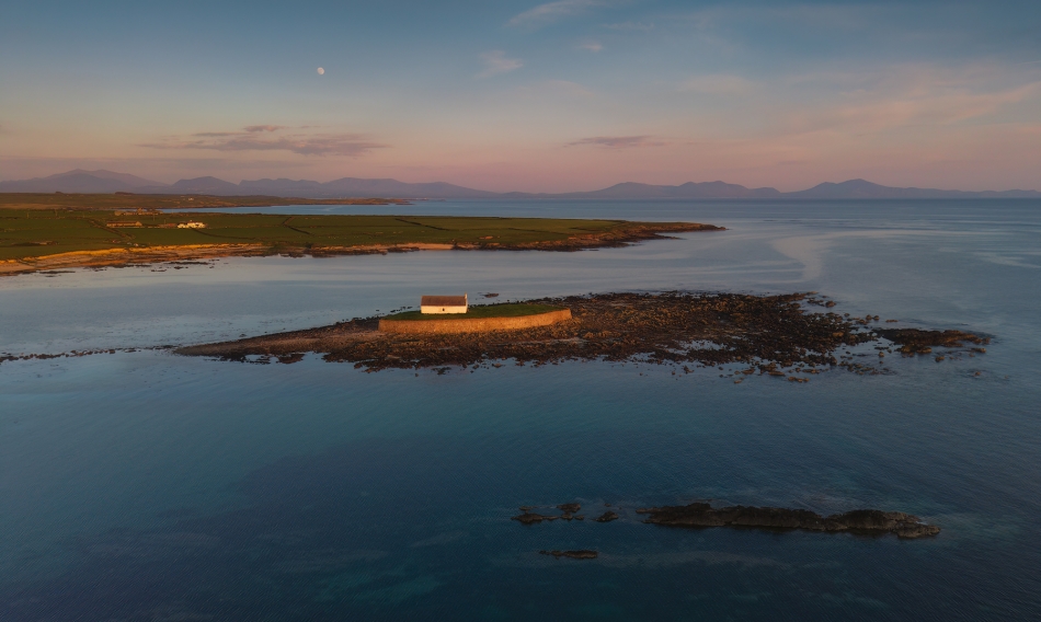 Little Church in the Sea. Eglwys Cwyfan. Zdjęcie 333672
