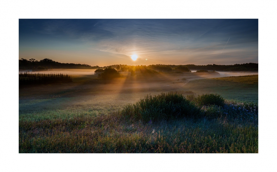 fotoel - Fog, sun and moon.. . Zdjęcie 326176