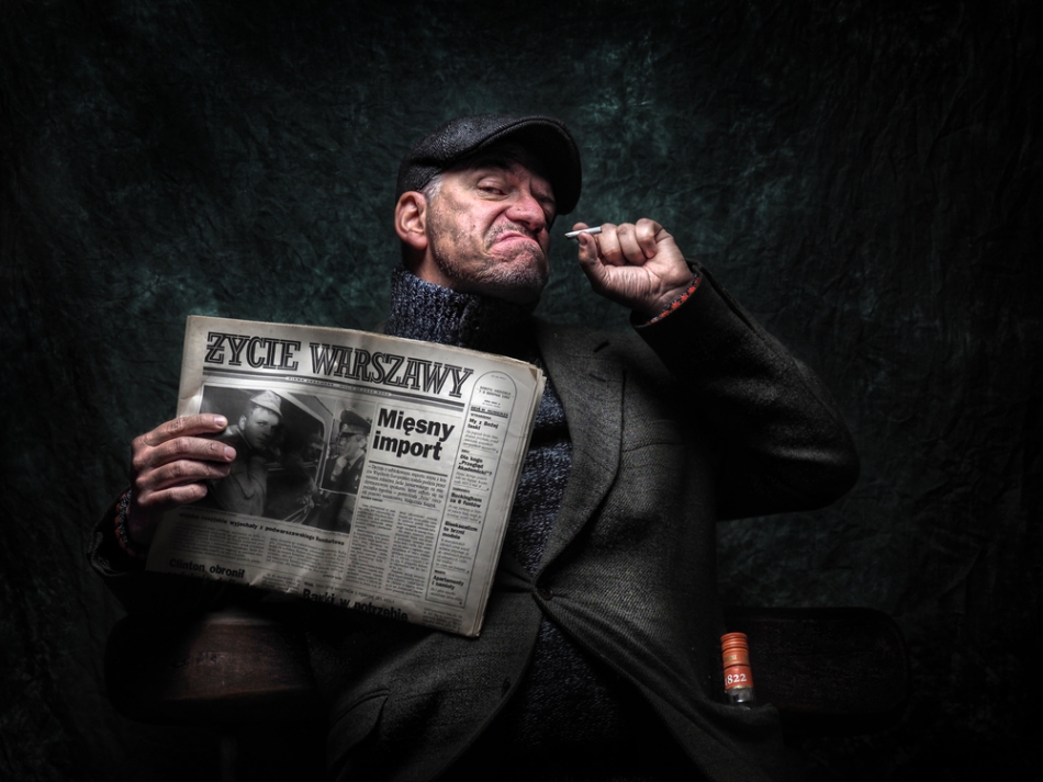 jagger - Praski rzeźnik... . swoja drogą ile to już lat gdy powstało to zdjęcie widoczne w gazecie. Można wiele zarzucać wąsaczowi ale jednak wyprowadził wojska radzieckie z Polski w najlepszym momencie, potem by już chyba nie było tak łatwo... . Zdję