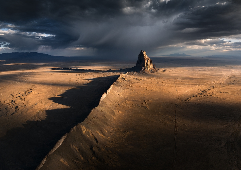 karol_nienartowicz - Burza nad Shiprock. Burza nad szczytem Shiprock w Nowym Meksyku. USA, 04.2025. Zdjęcie 332392