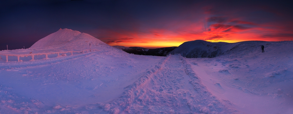karol_nienartowicz - Karkonosze . Zachód nad Śnieżką i Studniczną horą. 02.12.2013. Zdjęcie 110318