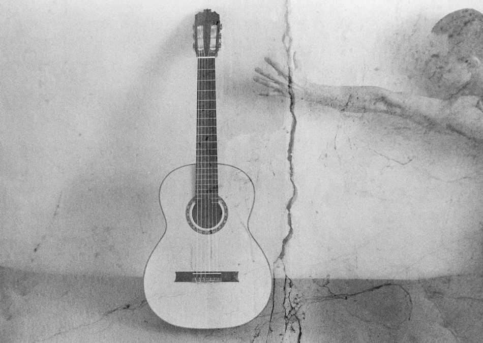 leo -  soul-sound story. Eos300, Delta400, podwójna ekspozycja, skan z negatywu . Zdjęcie 319951