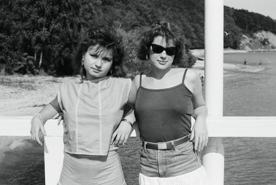 pawelpch - Dziewczyny do wzięcia. Odsłona 2 ,molo w Gdyni- Orłowie 1987.. Zdjęcie 225529
