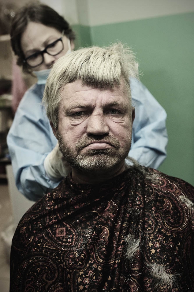 Pasiasia - . Ośr0dek Pomocy Bezdomnym Caritas, strzyżenie. Zdjęcie 276672